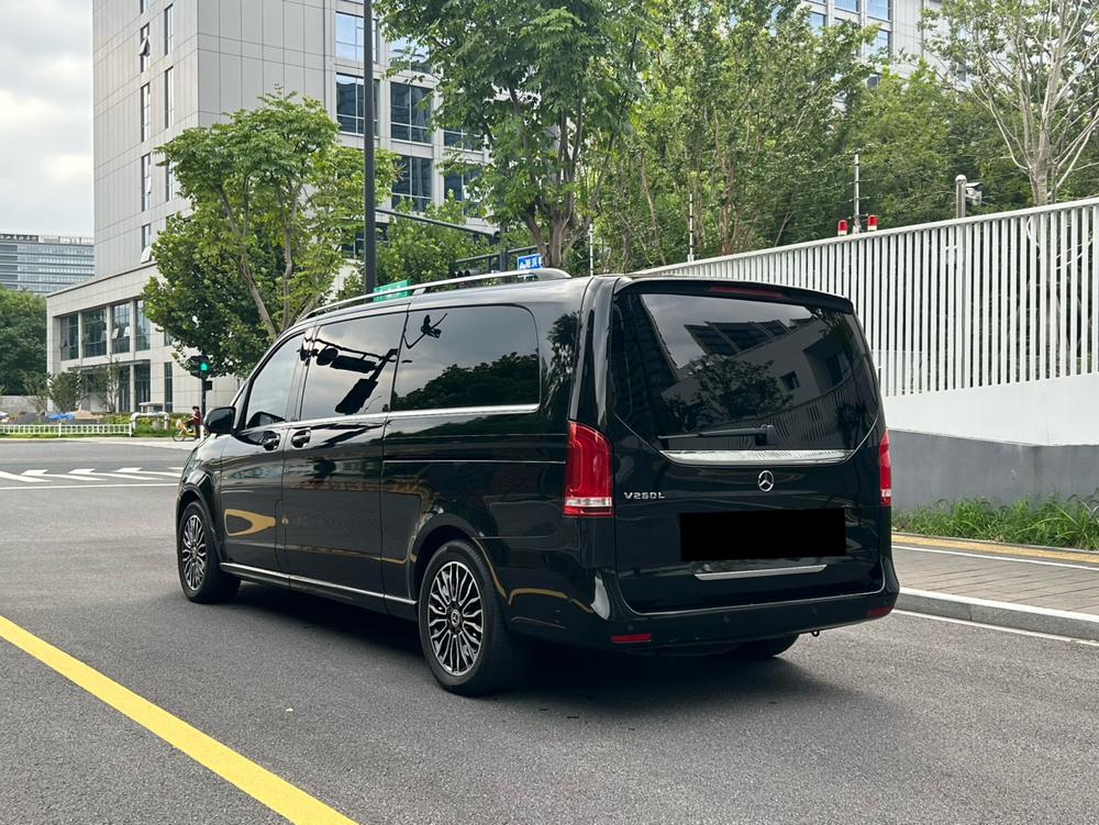 Mercedes-Benz V-Class 2018 V 260 L Noble Extended Edition Country VI