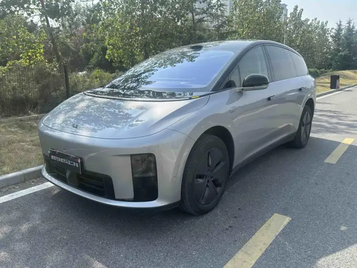 Li Auto i8 2025 Model Standard Edition – фото 1