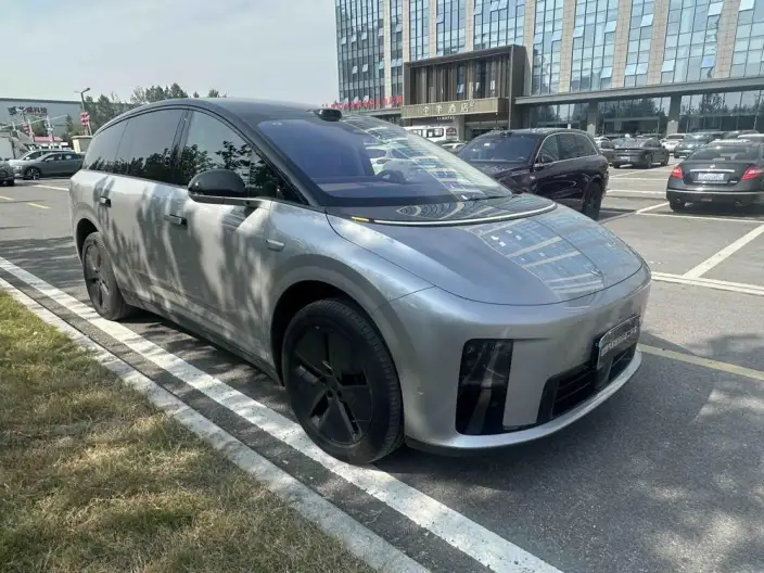 Li Auto i8 2025 Model Standard Edition – фото 3