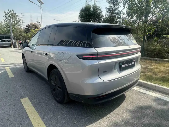 Li Auto i8 2025 Model Standard Edition – фото 4