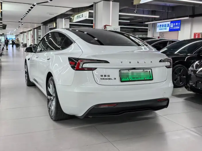 Model 3 2025 Model Facelift Rear-wheel drive version – фото 4