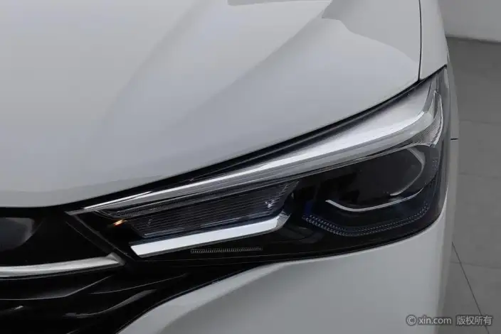 Roewe i5 2021 Model 1.5L Manual Diamond Edition – фото 8
