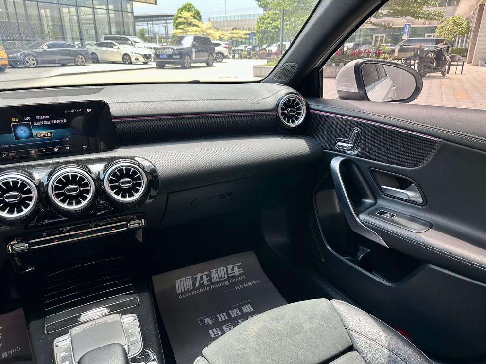 Mercedes-Benz A-Class 2022 A 200 L Sport Sedan Style – фото 5