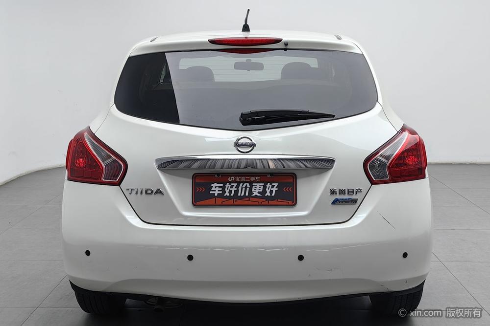 Nissan Tiida 2011 1.6L CVT Smart