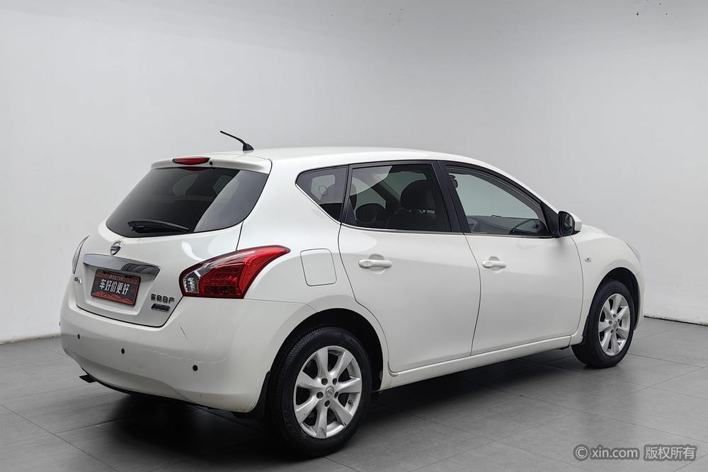Nissan Tiida 2011 1.6L CVT Smart