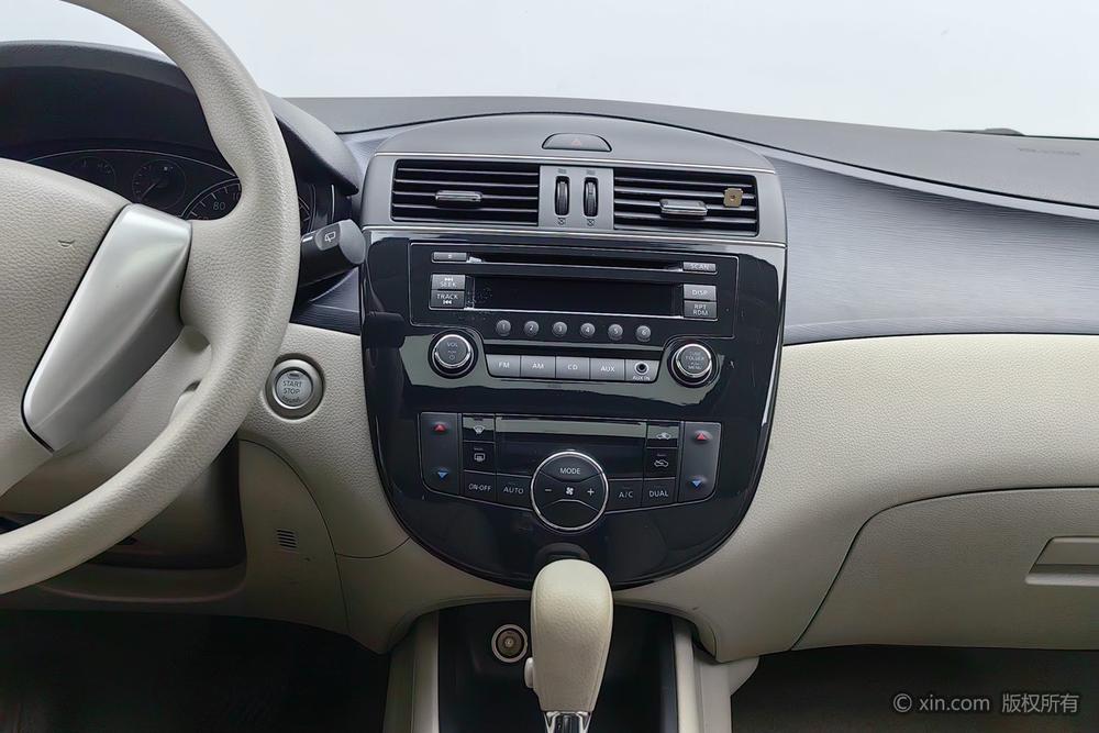 Nissan Tiida 2011 1.6L CVT Smart – фото 11