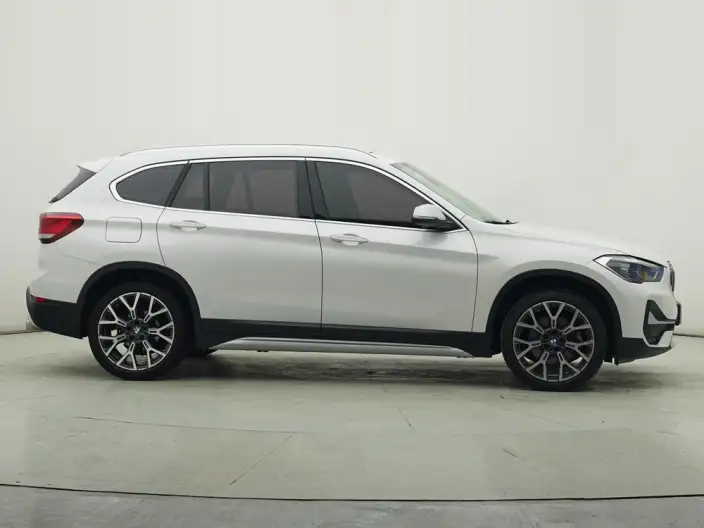 BMW X1 2022 Model xDrive25Li Exclusive Model – фото 8