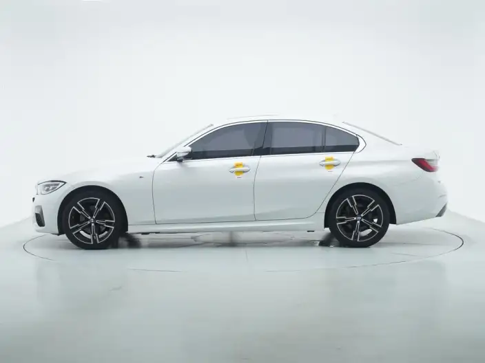 BMW 3 Series 2022 Model 325i M Sports Set – фото 4