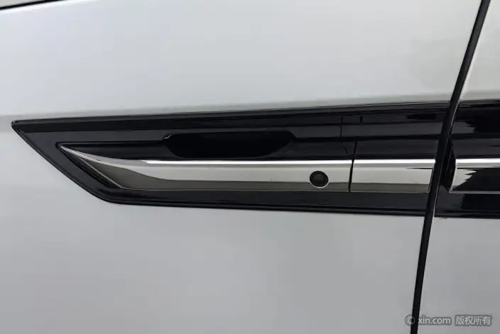 Honda Elysion 2022 Model 2.0L Hybrid Deluxe Edition – фото 9