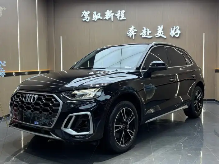 Audi Q5L 2023 Model 40T Fashion Dynamic Model – фото 1