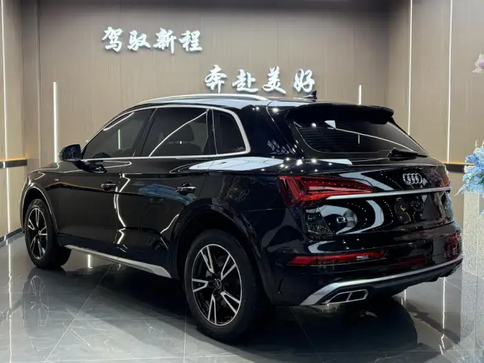 Audi Q5L 2023 Model 40T Fashion Dynamic Model – фото 4