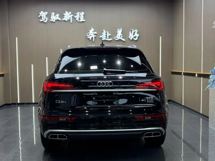 Audi Q5L 2023 Model 40T Fashion Dynamic Model – фото 5