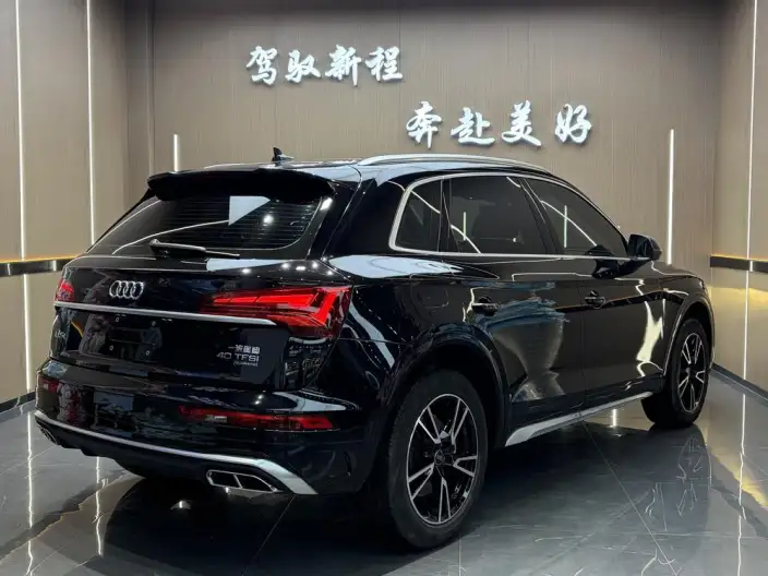Audi Q5L 2023 Model 40T Fashion Dynamic Model – фото 6