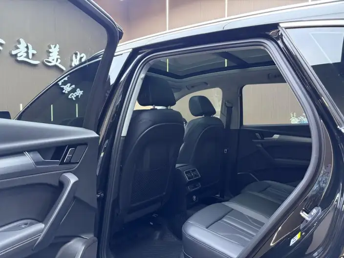 Audi Q5L 2023 Model 40T Fashion Dynamic Model – фото 9