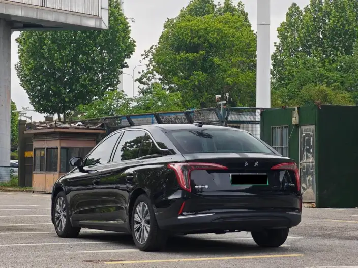 Hongqi E-QM5 2023 Model Facelift 620KM PLUS Edition – фото 4