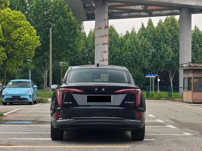 Hongqi E-QM5 2023 Model Facelift 620KM PLUS Edition – фото 5