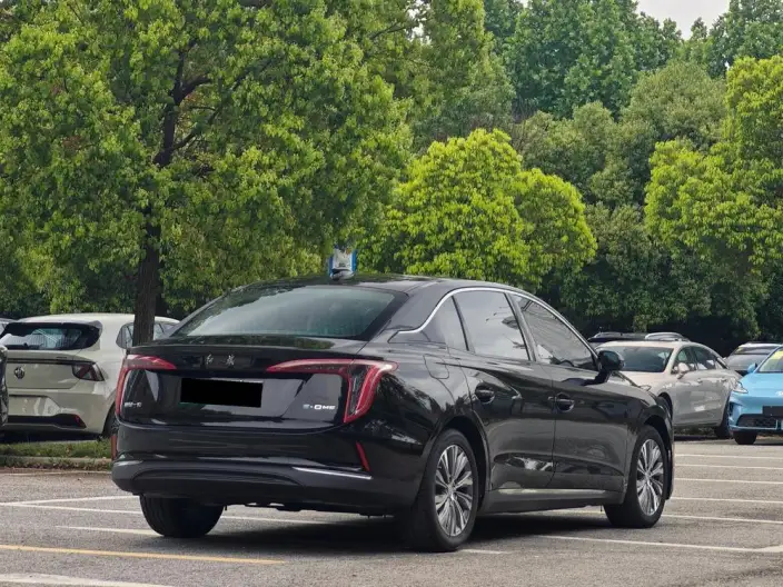 Hongqi E-QM5 2023 Model Facelift 620KM PLUS Edition – фото 6