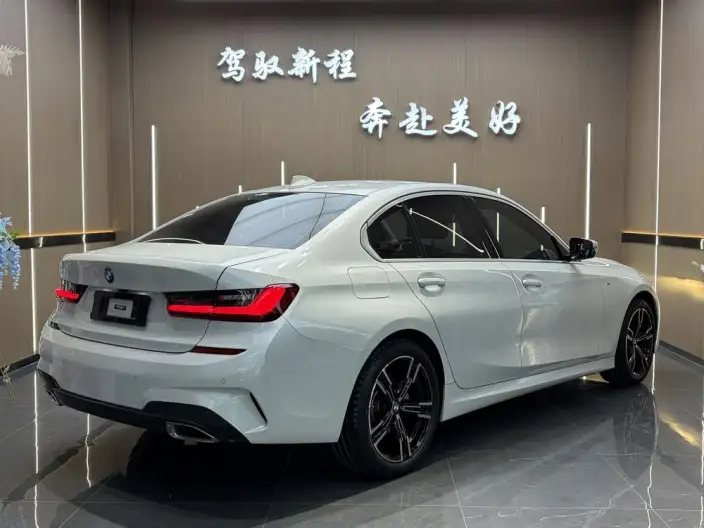 BMW 3 Series 2022 Model 325i M Sports Set – фото 6