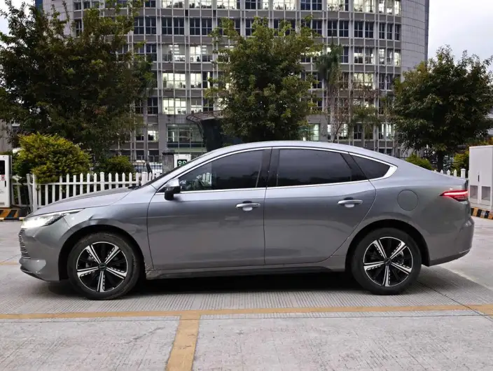 BYD Destroyer 05 2024 Model Honor Edition DM-i 120KM Luxury Model – фото 3