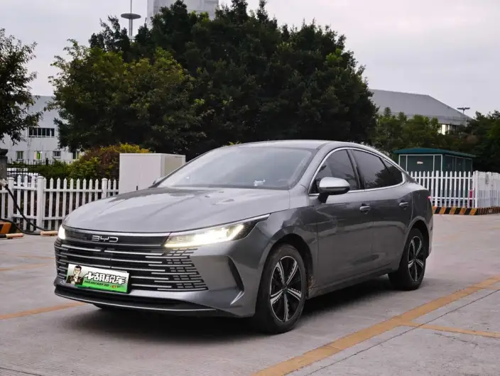 BYD Destroyer 05 2024 Model Honor Edition DM-i 120KM Luxury Model – фото 10
