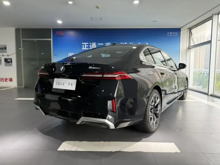 BMW 5 Series 2025 Model 530Li Exclusive Model M Sports Set – фото 5