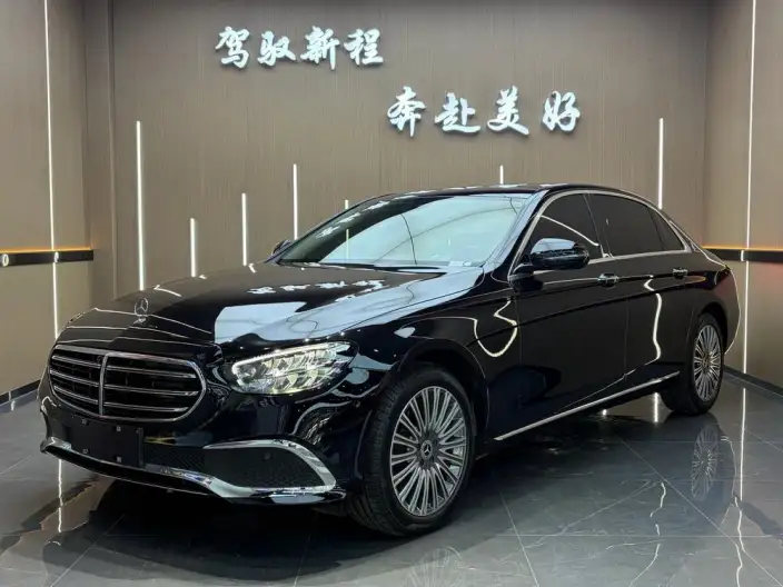 Mercedes-Benz E-Class 2023 Model E 300 L Fashion Model sedan – фото 1