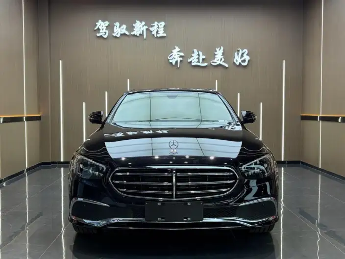 Mercedes-Benz E-Class 2023 Model E 300 L Fashion Model sedan – фото 2