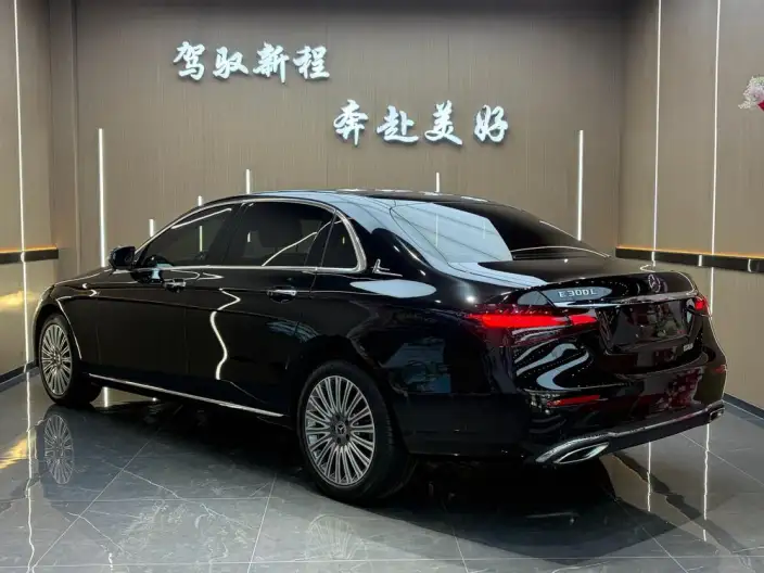 Mercedes-Benz E-Class 2023 Model E 300 L Fashion Model sedan – фото 4