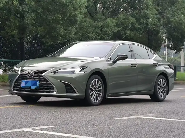 Lexus ES 2025 Model 200 Premium – фото 1