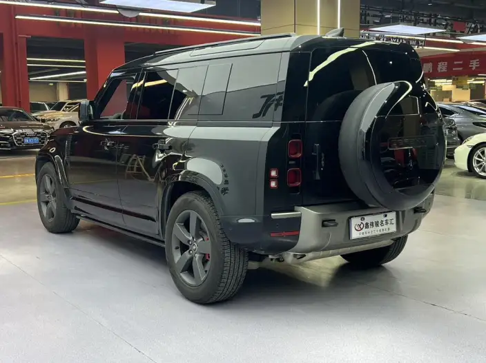 Land Rover Defender 2025 Model 110 3.0T P400 HSE X-Dynamic – фото 4