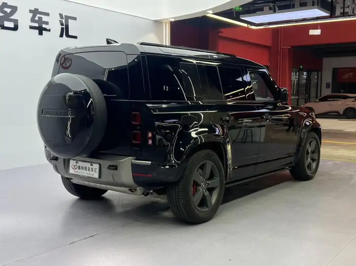 Land Rover Defender 2025 Model 110 3.0T P400 HSE X-Dynamic – фото 6