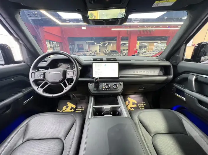 Land Rover Defender 2025 Model 110 3.0T P400 HSE X-Dynamic – фото 10
