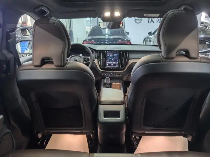 Volvo XC60 2025 Model B5 4WD Smart Range Deluxe Edition – фото 6