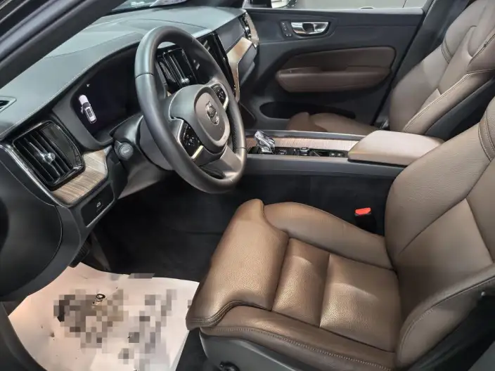 Volvo XC60 2025 Model B5 4WD Smart Range Deluxe Edition – фото 7