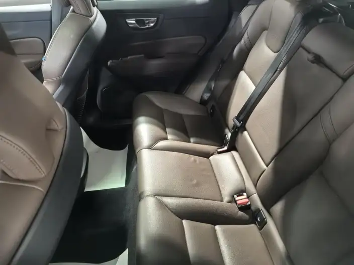 Volvo XC60 2025 Model B5 4WD Smart Range Deluxe Edition – фото 8