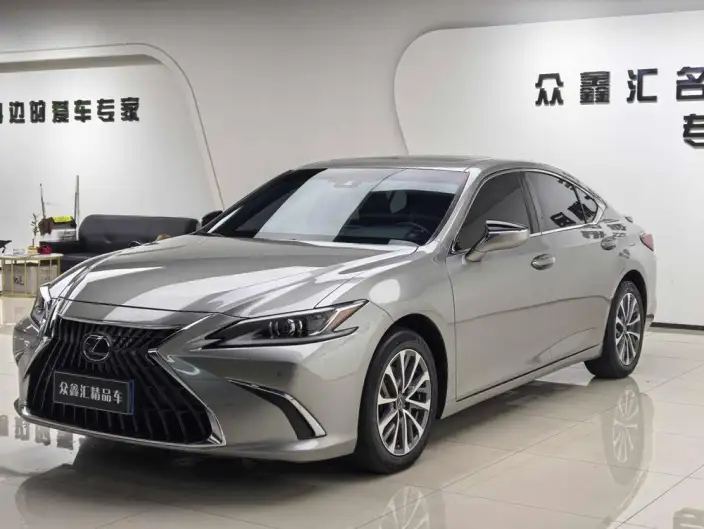 Lexus ES 2022 Model 300h Superior Edition – фото 1