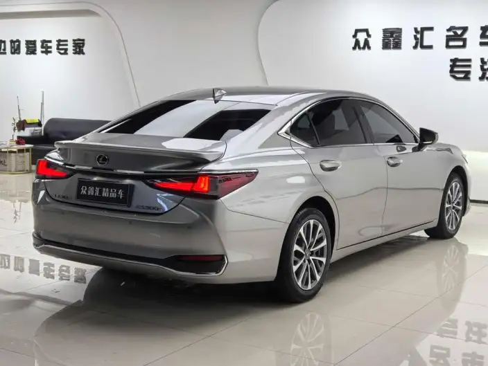 Lexus ES 2022 Model 300h Superior Edition – фото 6