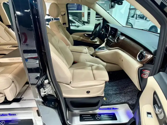 Mercedes-Benz V-Class 2022 Model V 260 Premium Edition – фото 8