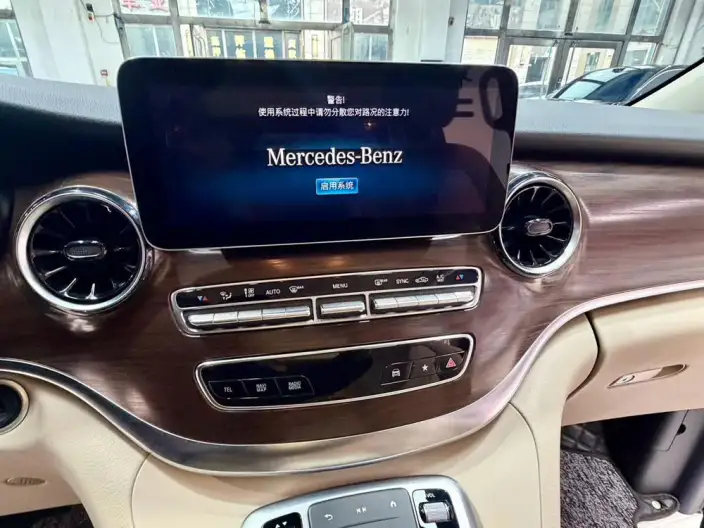 Mercedes-Benz V-Class 2022 Model V 260 Premium Edition – фото 10