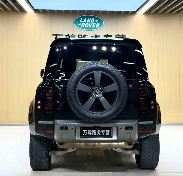 Land Rover Defender 2024 Model 110 3.0T P400 X-Dynamic HSE – фото 5