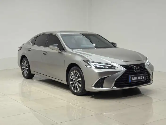 Lexus ES 2025 Model 200 Premium