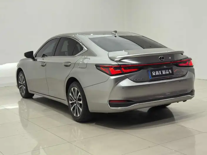 Lexus ES 2025 Model 200 Premium