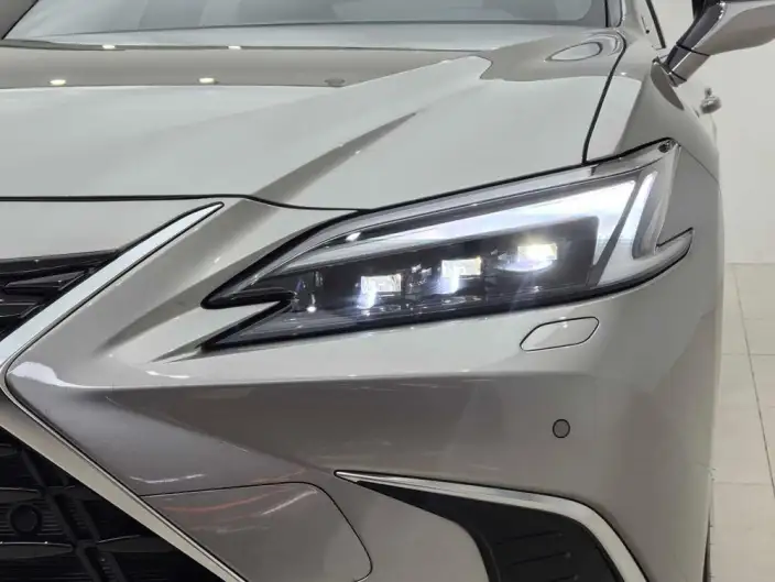 Lexus ES 2025 Model 200 Premium – фото 7