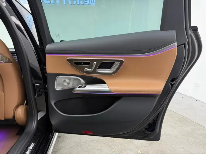 Mercedes-Benz E-Class 2025 Model E 300 L Luxury Model sedan – фото 10