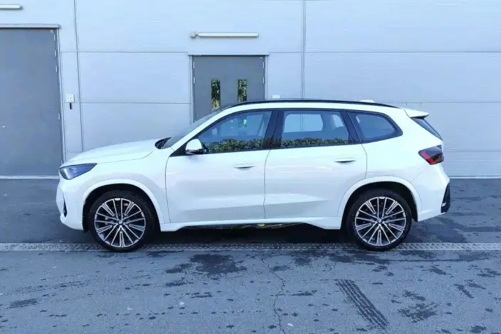 BMW X1 2026 Model xDrive25Li M Sports Night Set – фото 3