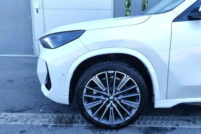 BMW X1 2026 Model xDrive25Li M Sports Night Set – фото 7