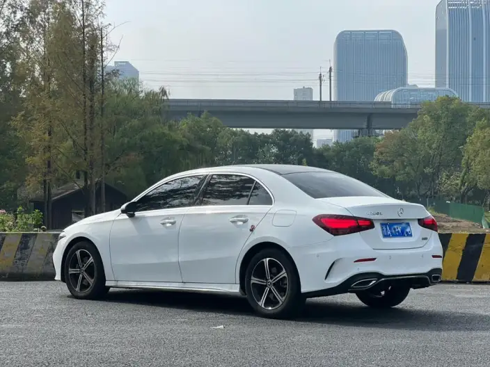 Mercedes-Benz A-class 2025 Model A 200 L Fashion Edition – фото 5