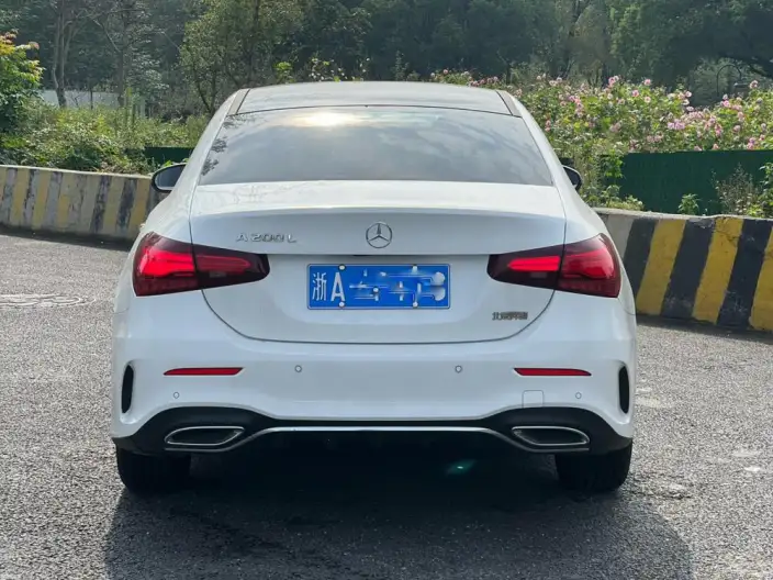 Mercedes-Benz A-class 2025 Model A 200 L Fashion Edition – фото 6