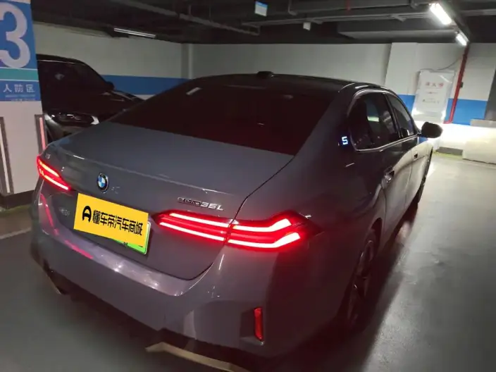 BMW i5 2024 Model eDrive35L Exclusive Model M Sports Set – фото 2