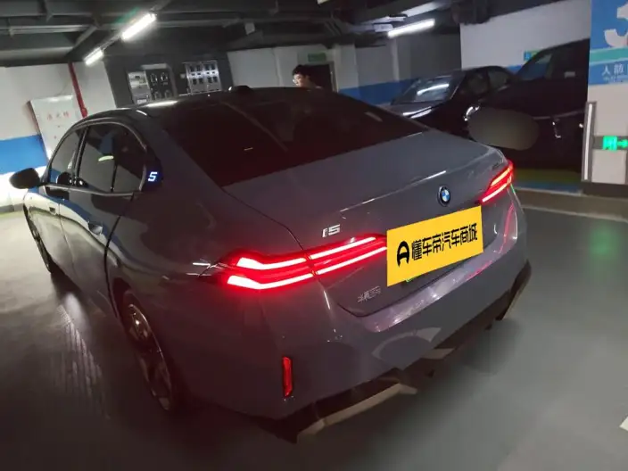 BMW i5 2024 Model eDrive35L Exclusive Model M Sports Set – фото 4